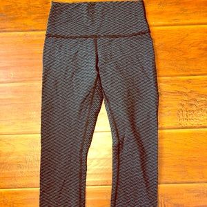 Lululemon very rare print size 6 leggings